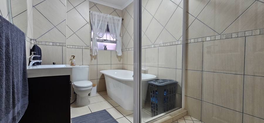 3 Bedroom Property for Sale in Sunset Estate Western Cape
